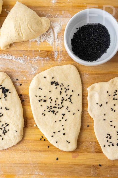 Easy Homemade Black Sesame Naan 🫓