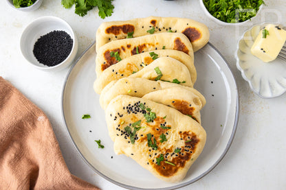 Easy Homemade Black Sesame Naan 🫓