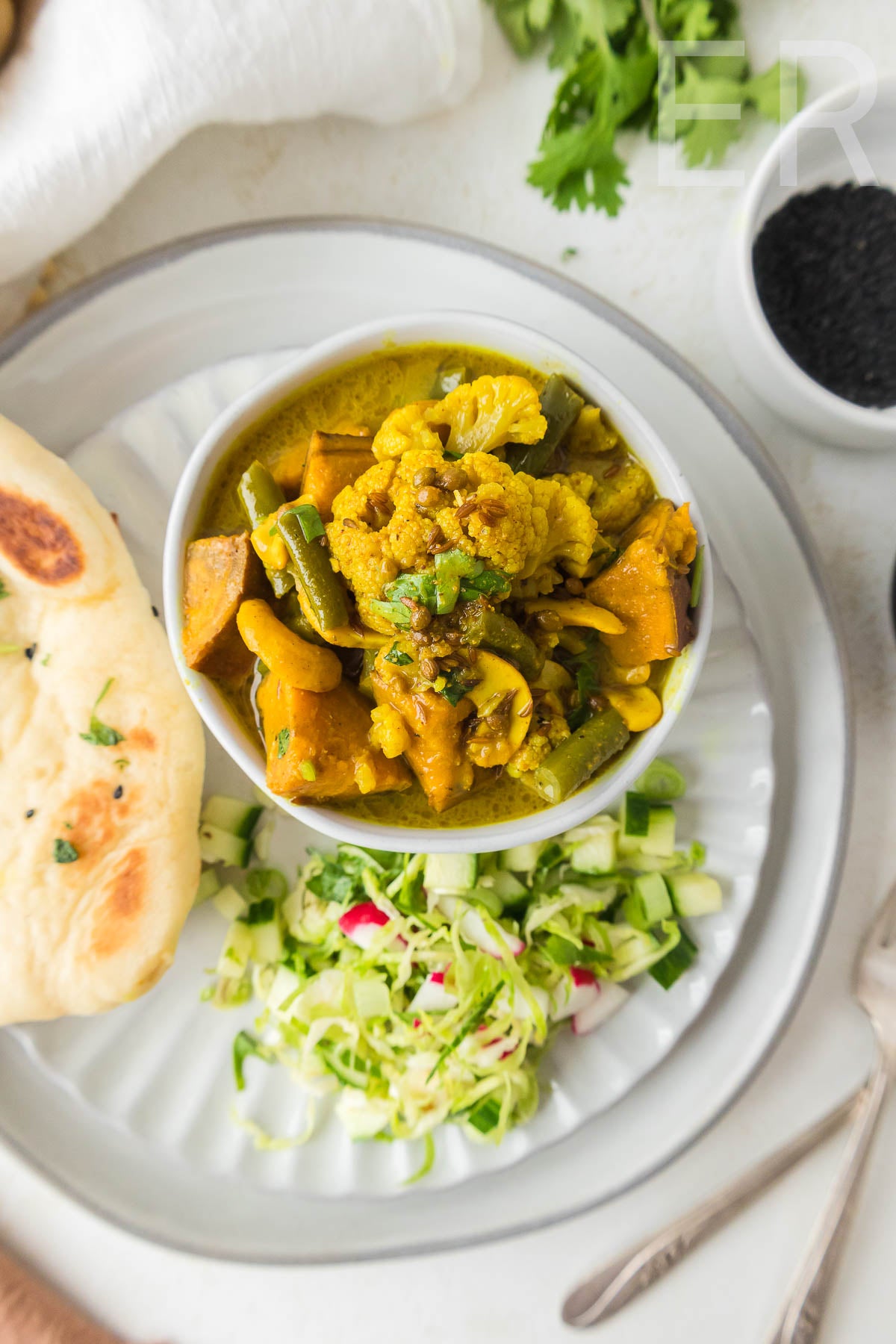 Sweet Potato, Cauliflower, and Green Bean Curry 🍠
