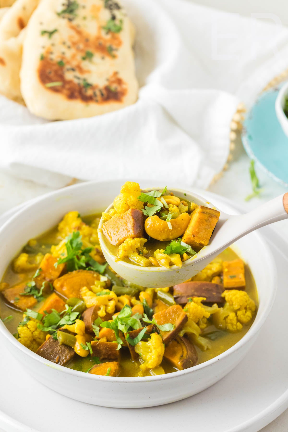 Sweet Potato, Cauliflower, and Green Bean Curry 🍠