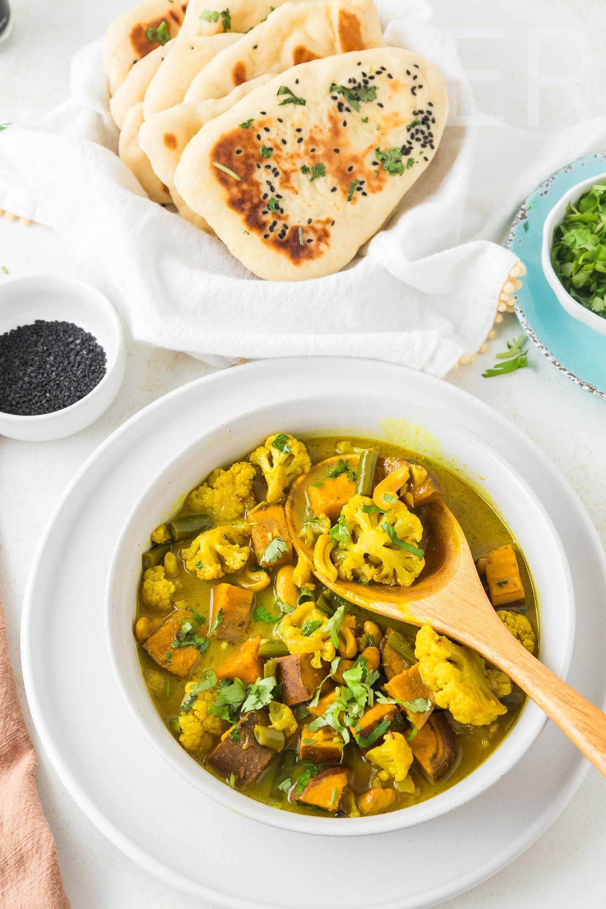 Sweet Potato, Cauliflower, and Green Bean Curry 🍠