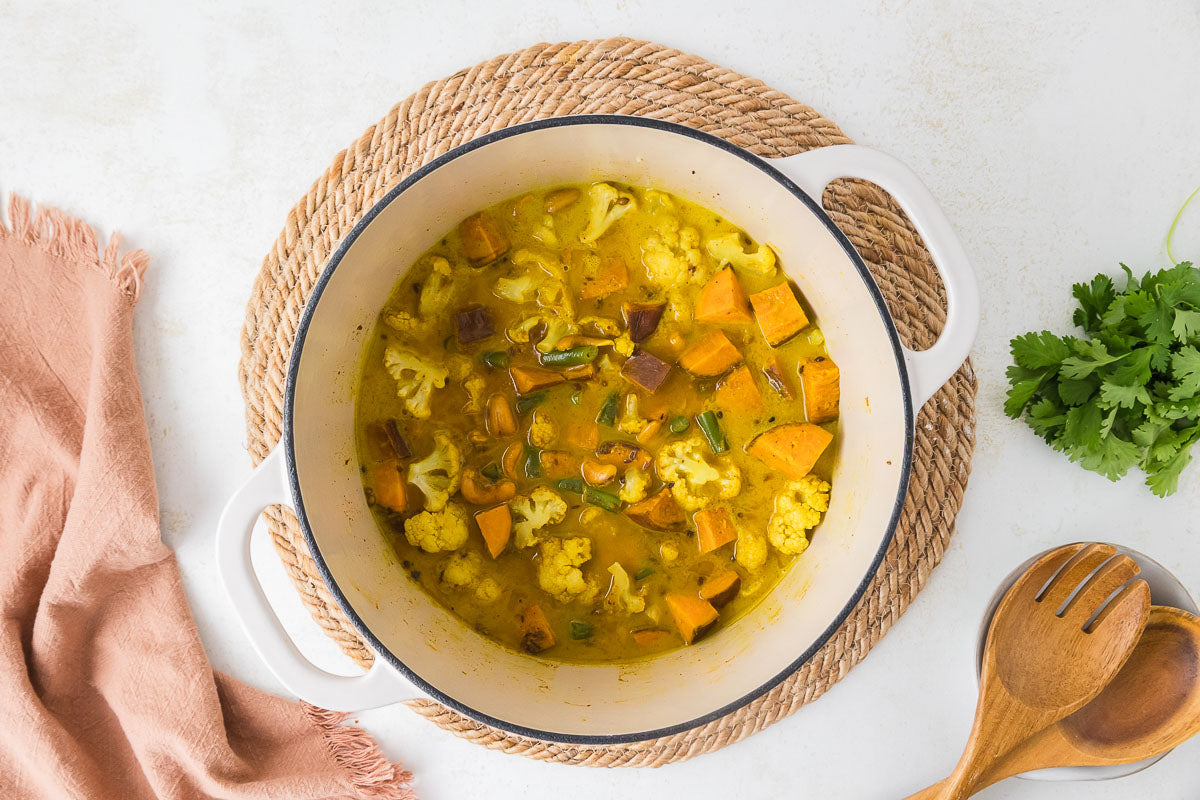 Sweet Potato, Cauliflower, and Green Bean Curry 🍠