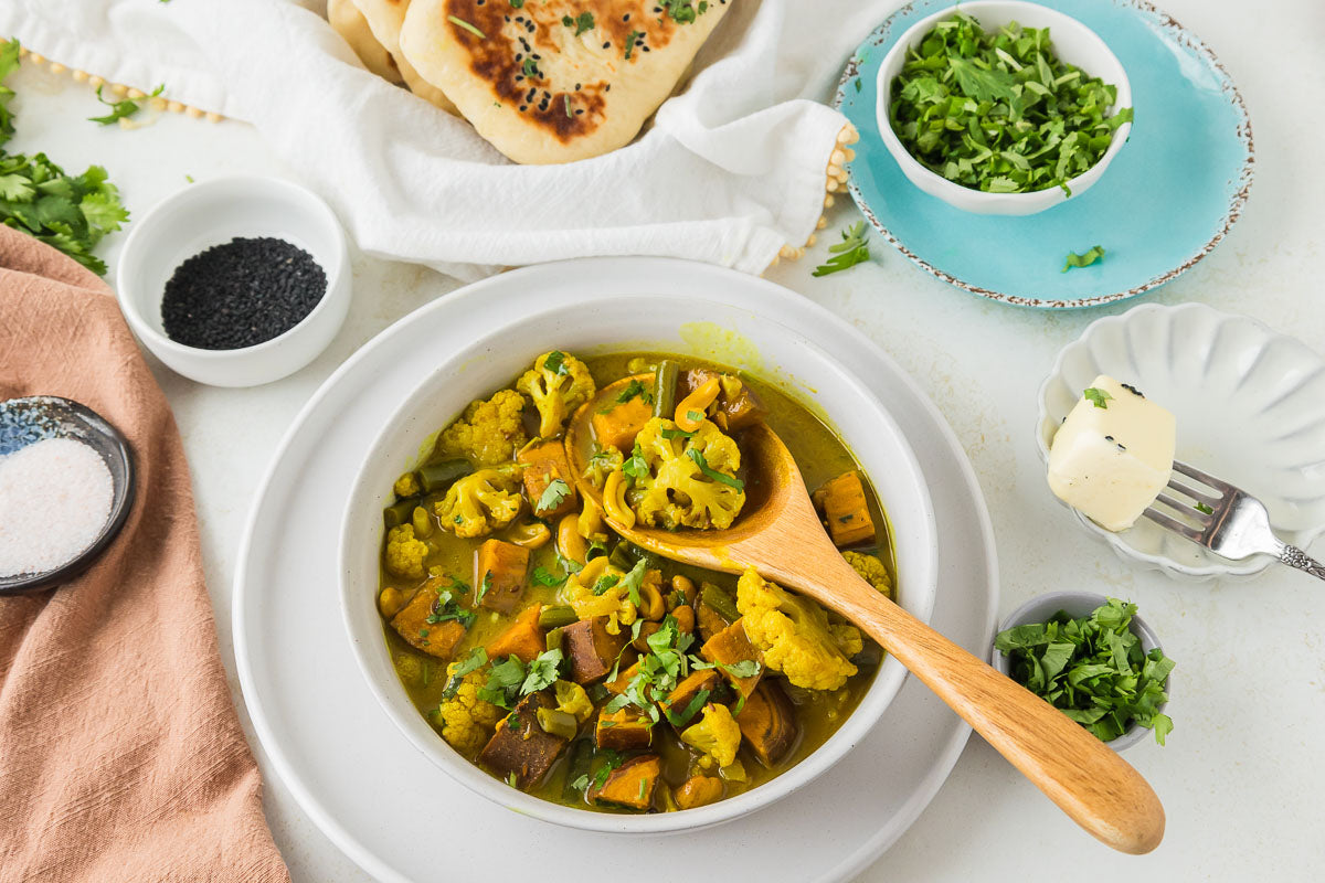 Sweet Potato, Cauliflower, and Green Bean Curry 🍠