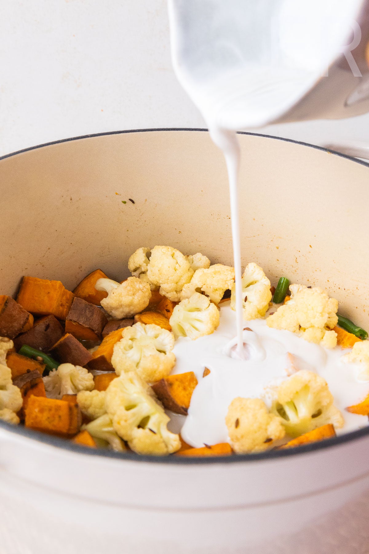Sweet Potato, Cauliflower, and Green Bean Curry 🍠
